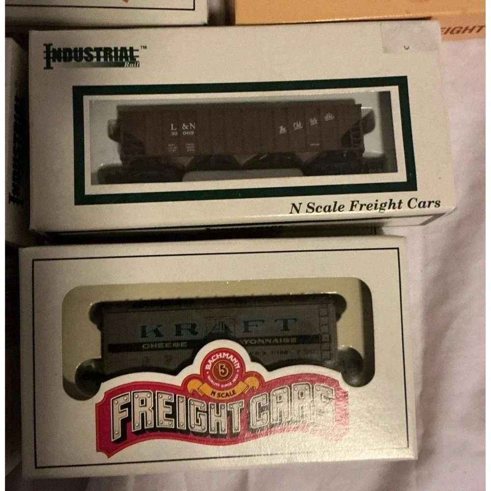 Lot Of 10 N Scale Frieght Cars, Tankers, Hoppers, Box‎ Cars, Bachmann #1
